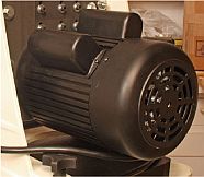 Oscilačná valcová brúska - motor